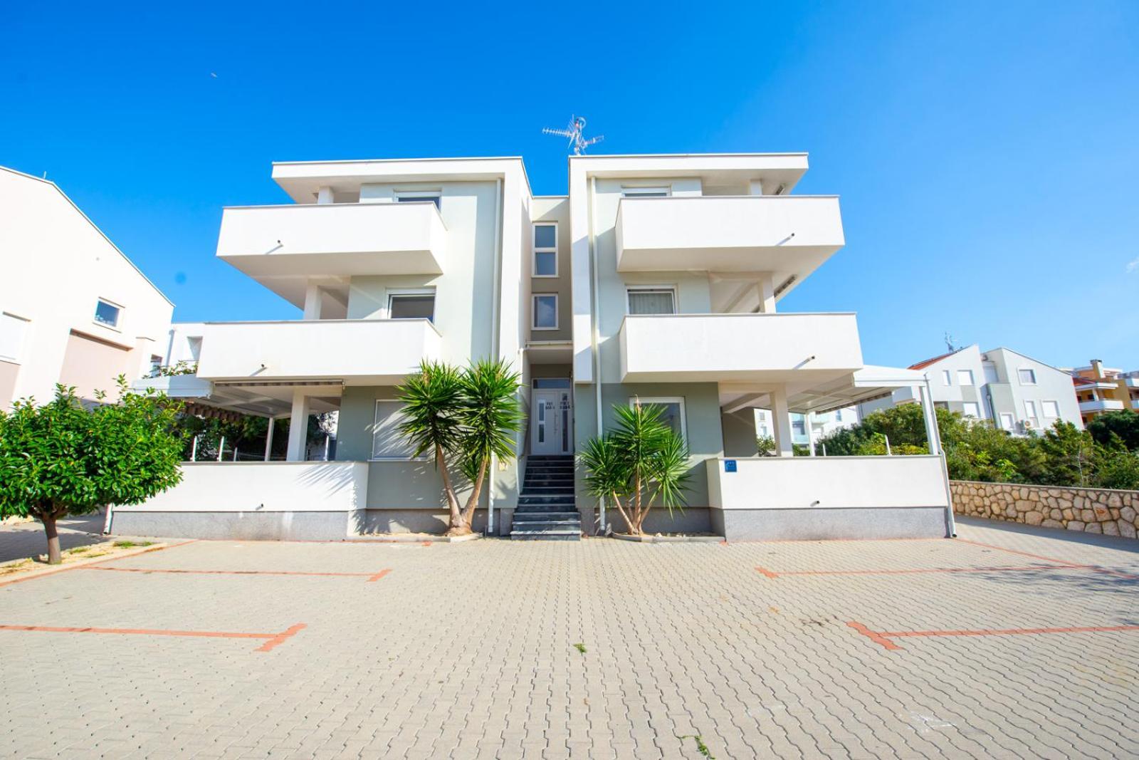 Apartments Yoko Novalja Exterior photo